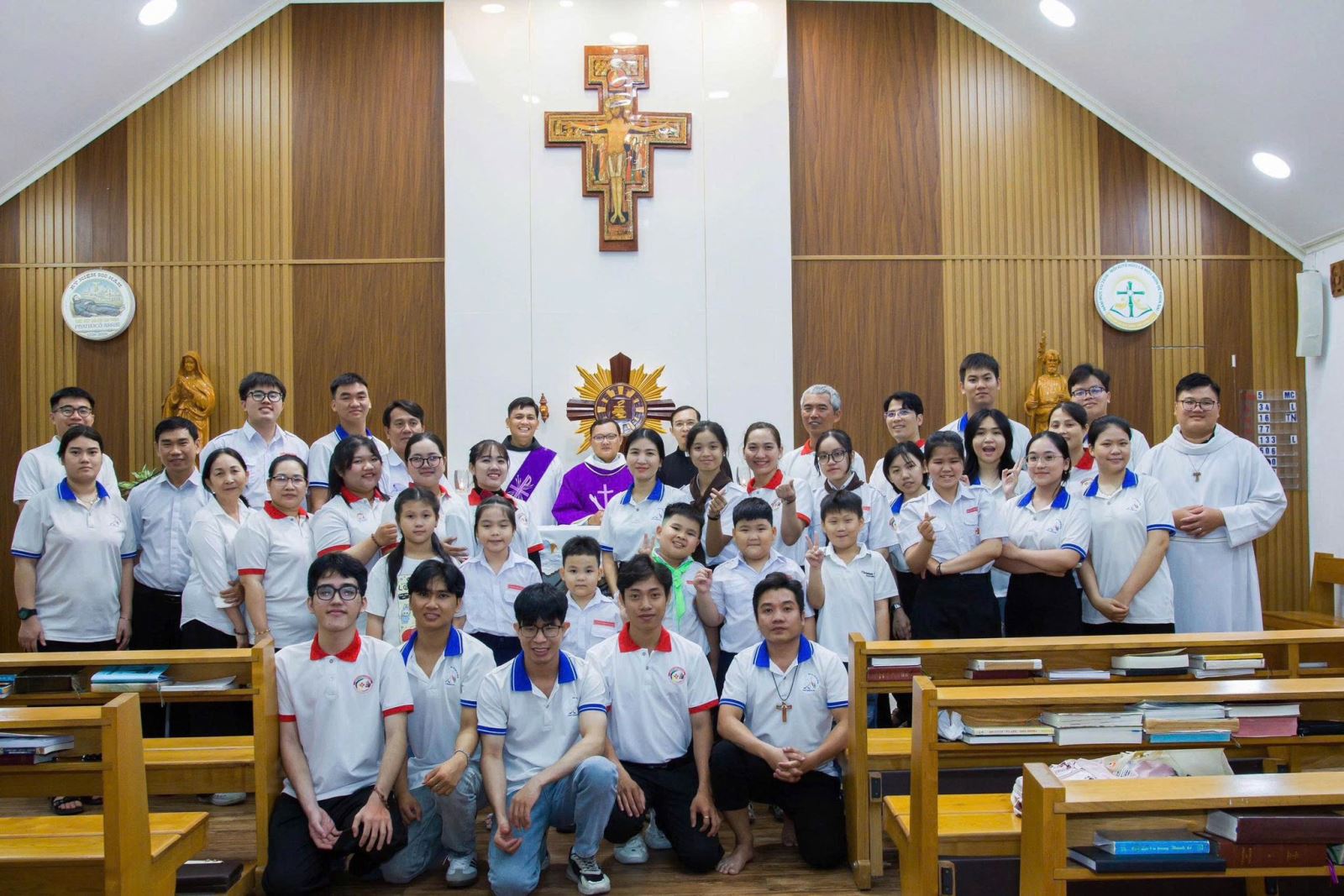 HÀNH HƯƠNG NĂM THÁNH PHANXICÔ VÀ TĨNH TÂM MÙA CHAY TẠI TU VIỆN TRUYỀN TIN