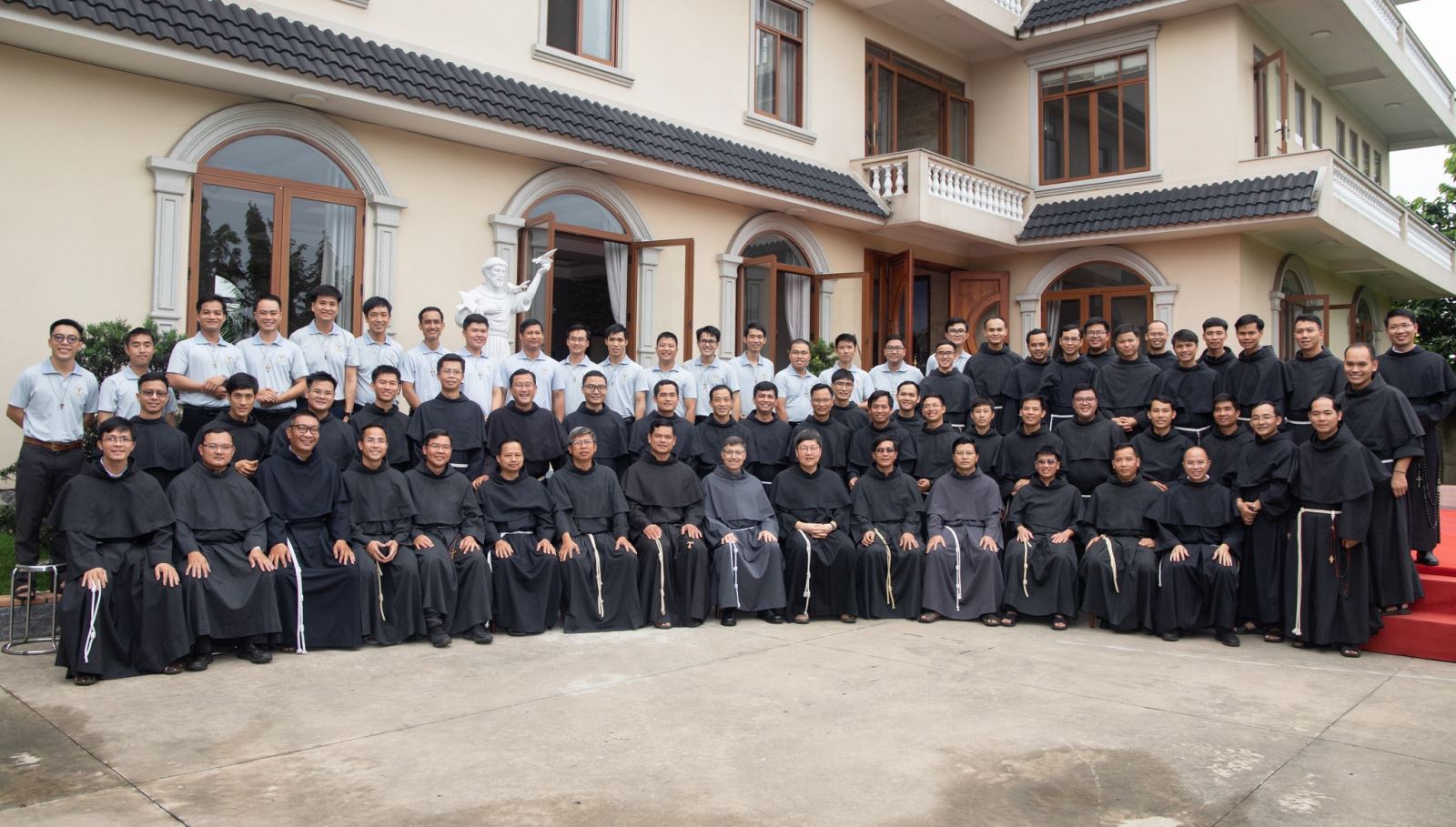 GIỚI THIỆU ƠN GỌI DÒNG ANH EM HÈN MỌN VIỆN TU