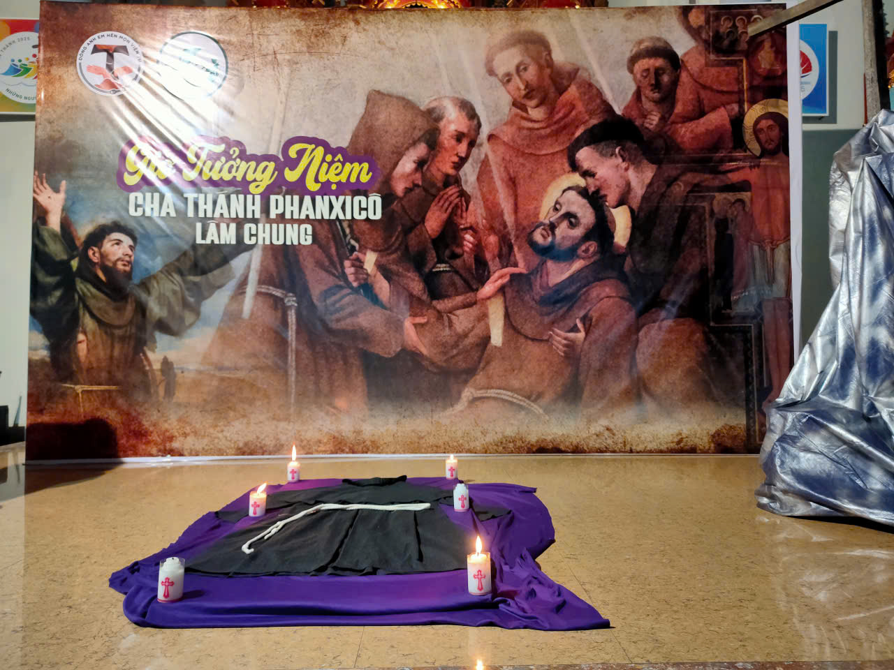 TU VIỆN THÁNH ANRÊ DŨNG LẠC VÀ CÁC BẠN TỬ ĐẠO TỔ CHỨC GIỜ TƯỞNG NIỆM “CUỘC VƯỢT QUA” CỦA CHA THÁNH PHANXICÔ