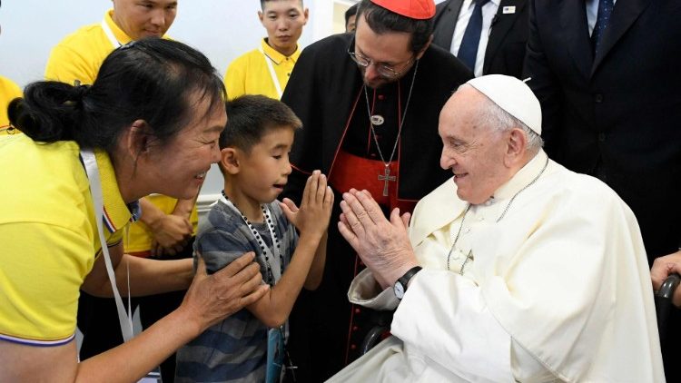 ĐỨC HỒNG Y SIERRA: TỪ ĐỨC THÁNH CHA CHÚNG TA THẤY GIÁO HỘI KHÔNG PHẢI LÀ NHỮNG SIÊU NHÂN NHƯNG LÀ NHỮNG NGƯỜI ĐƠN SƠ