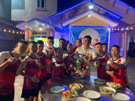 ĐÊM TRĂNG YÊU THƯƠNG TẠI MÁI ẤM ANTÔN